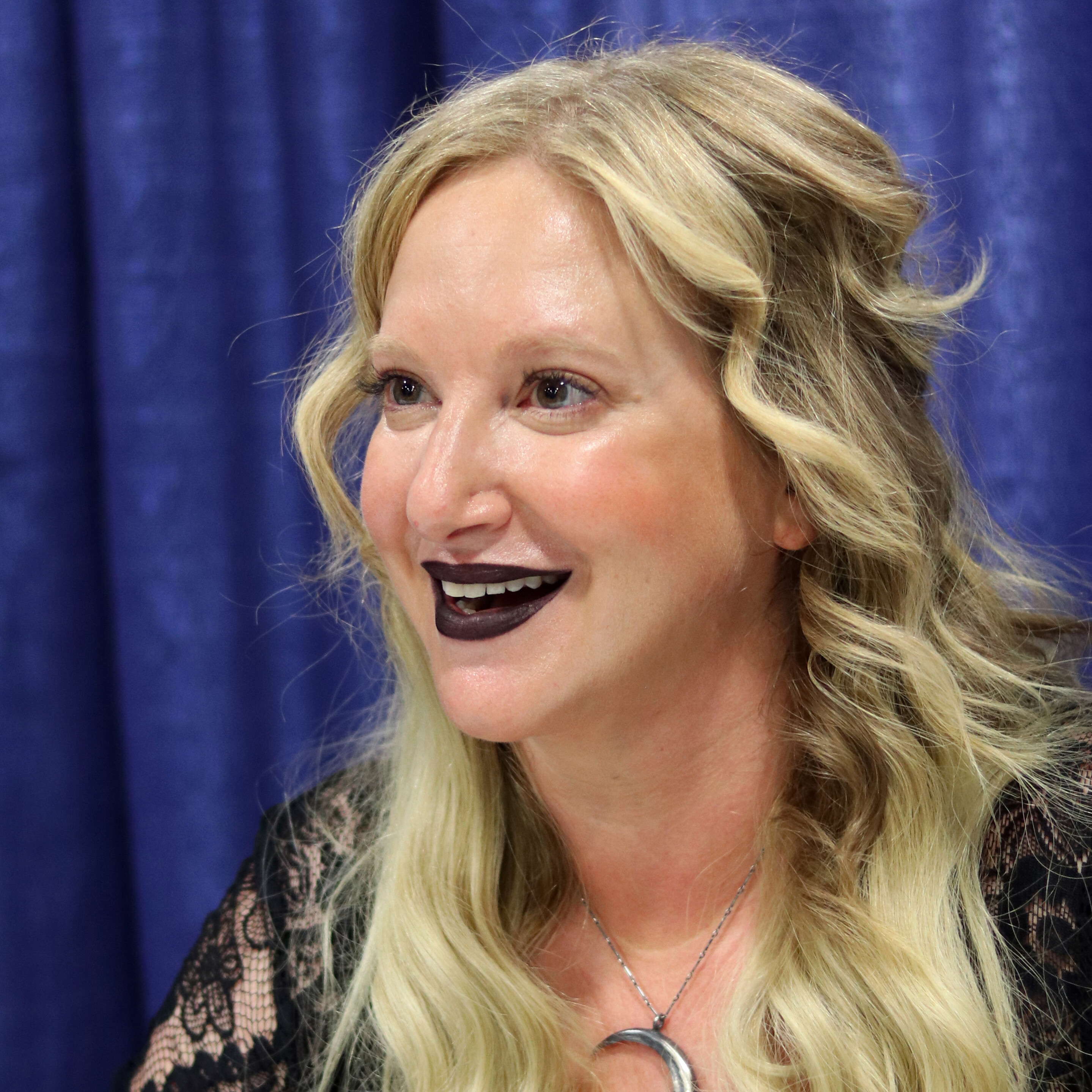 Лі Бардуґо Лі Бардуґо - Vivat