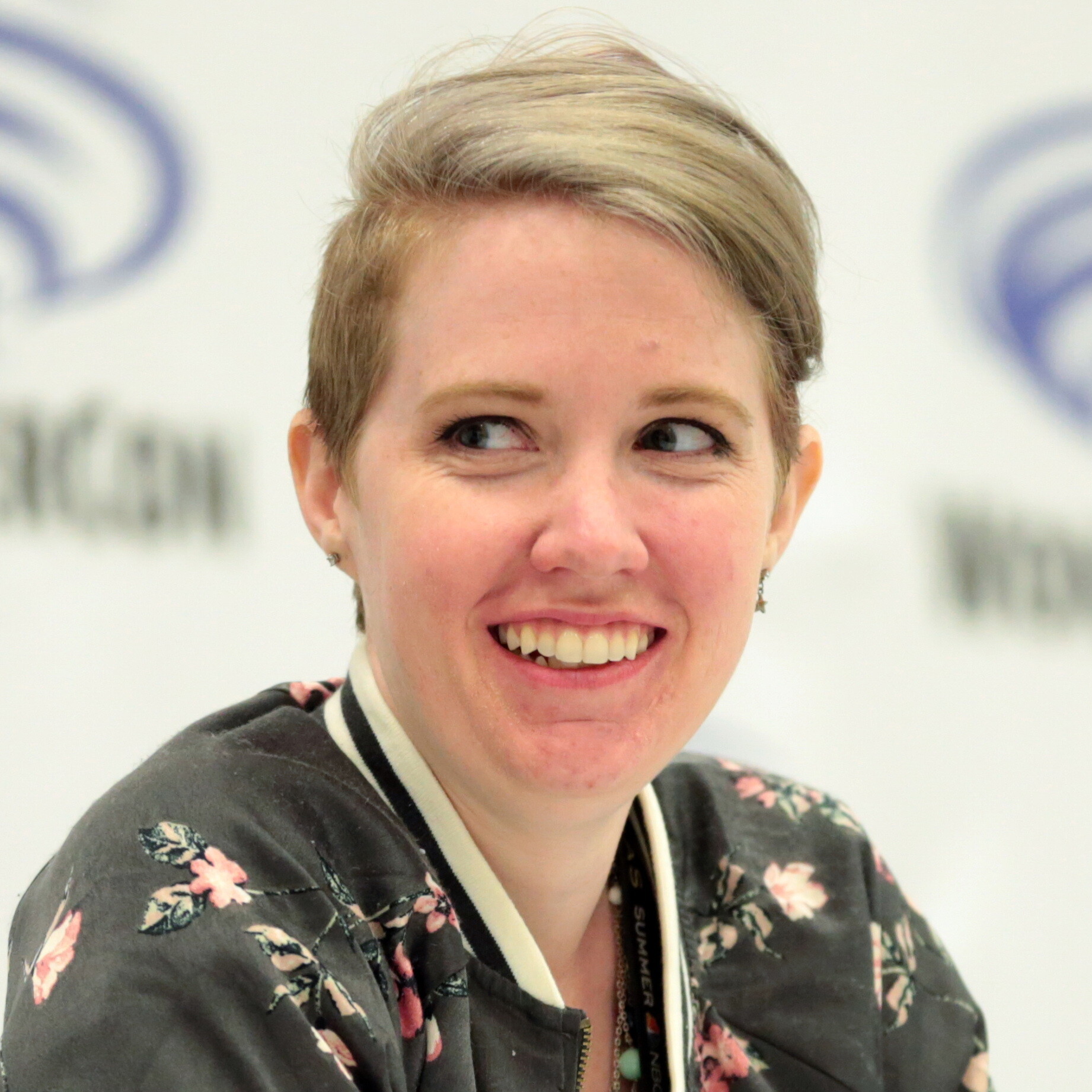 Ешлі Постон Ешлі Постон - Vivat