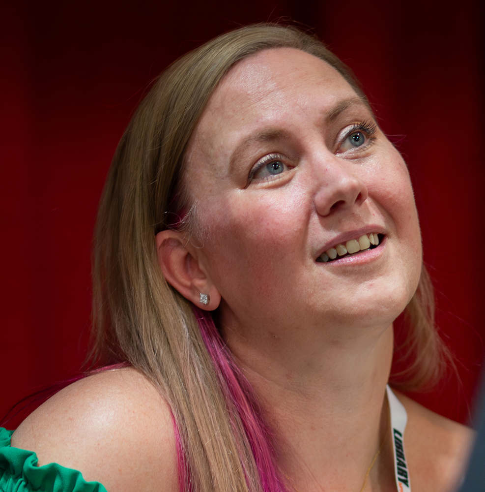 Ребекка Яррос Ребекка Яррос - Vivat